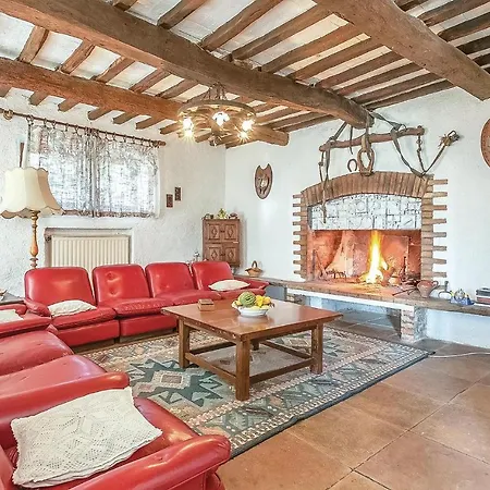 Дом отдыха 4 Bedroom Awesome In Di Narni Tr