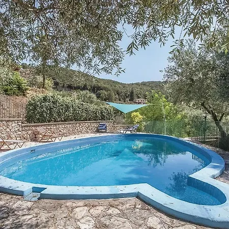 4 Bedroom Awesome In Di Narni Tr Дом отдыха *