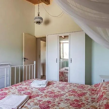 4 Bedroom Awesome In Di Narni Tr Дом отдыха