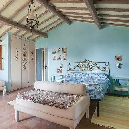4 Bedroom Awesome In Di Narni Tr *